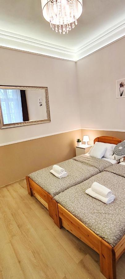 Center Apartman Szeged Bagian luar foto