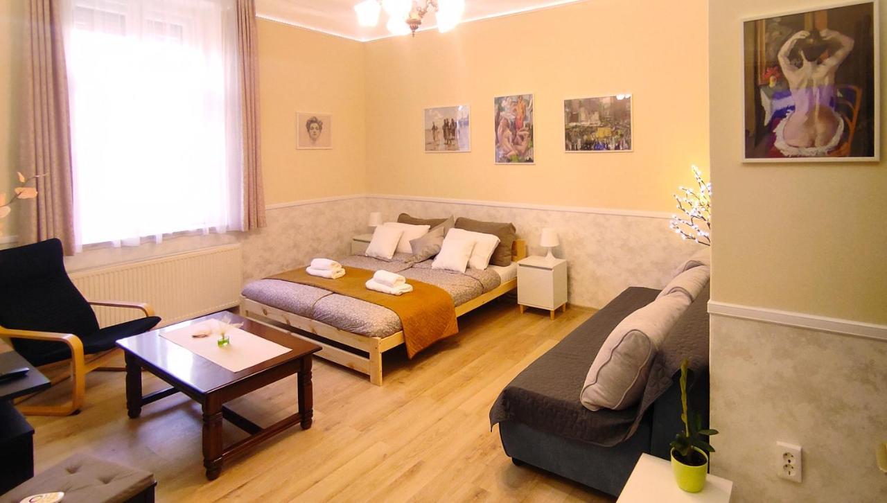 Center Apartman Szeged Bagian luar foto